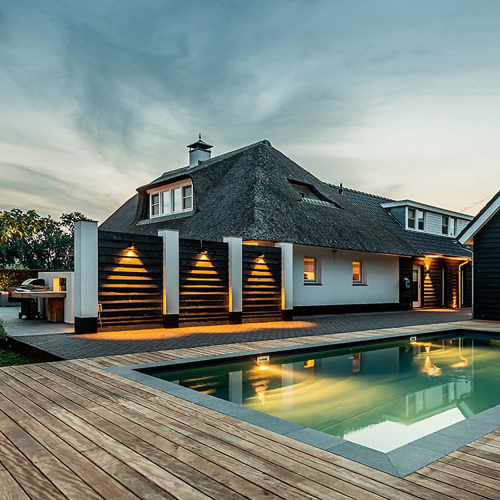 Moderne woning met zwembad gemaakt door Brand Architecten